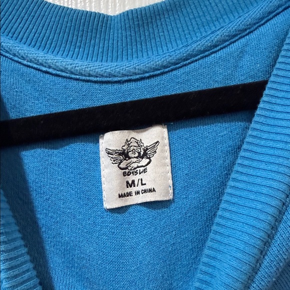 Boys Lie Blue crewneck! Very cozy. Size medium/large - Picture 2 of 4